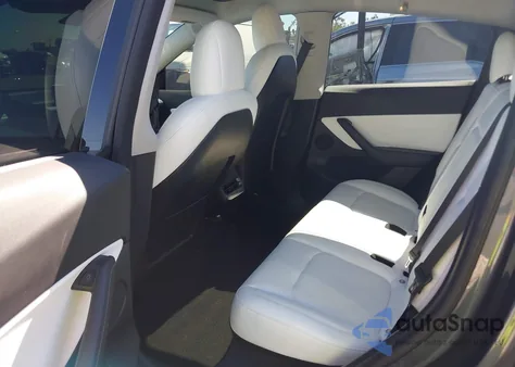 2022 Tesla Model Y Performance Dual Motor All-Wheel Drive z USA, uszkodzony, nr VIN 7SAYGDEF8NF398556